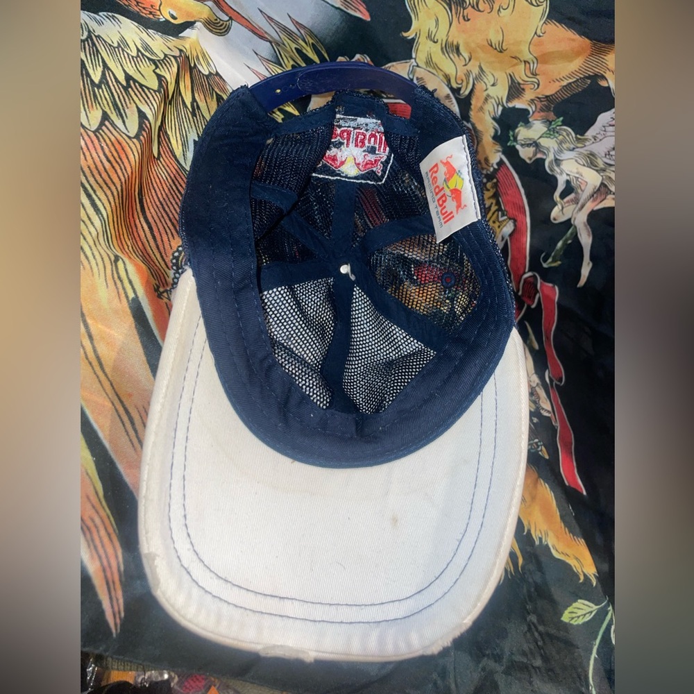 Red Bull snapback hat - Picture 4 of 4